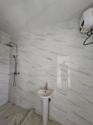 4bdrm Duplex in Gaduwa for rent