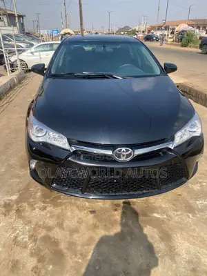 Toyota Camry SE 4dr Sedan (2.5L 4cyl 6A) 2015 Blue