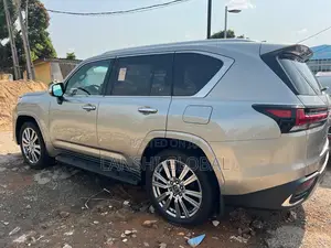 Lexus LX LX 600 2022 Gold