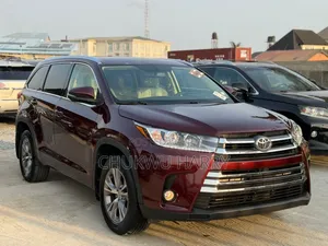 Toyota Highlander XLE 4dr SUV (3.5L 6cyl 6A) 2015 Red