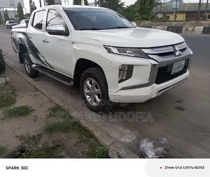 Mitsubishi L200 Double Cab 2.4 154hp 4WD 2021 White