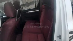 Toyota Hilux Revo Double Cab Petrol 2.7 RWD 2019 White