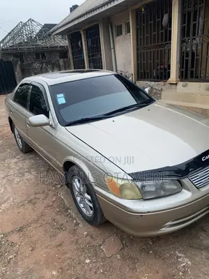 Toyota Camry LE V6 4dr Sedan (3.0L 6cyl 4A) 2002 Gold