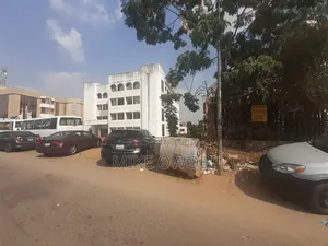 20bdrm House in Wuse Zone 4 for sale
