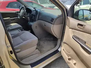 Toyota Sienna 2006 Gold