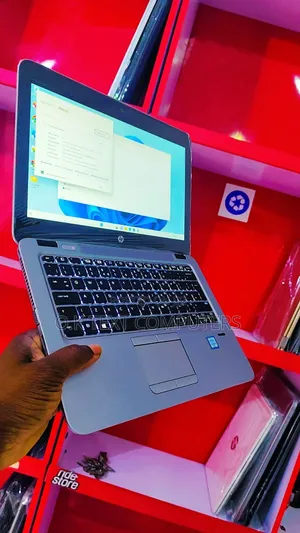 Laptop HP EliteBook 820 G3 8GB Intel Core I5 SSD 256GB