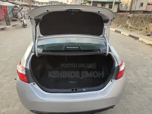 Toyota Corolla LE 4dr Sedan (1.8L 4cyl CVT) 2016 Silver