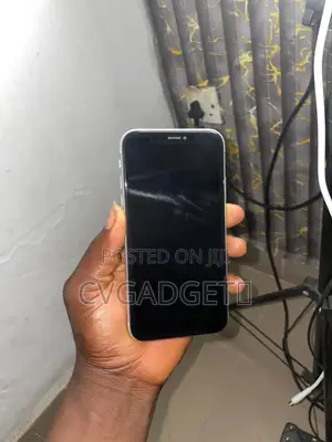 Apple iPhone XR 64 GB White