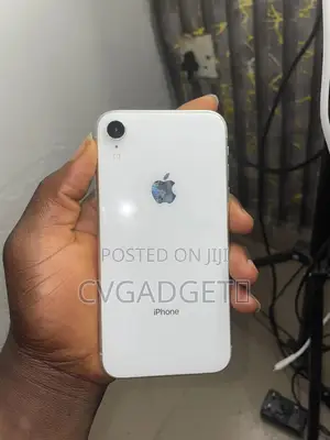 Apple iPhone XR 64 GB White