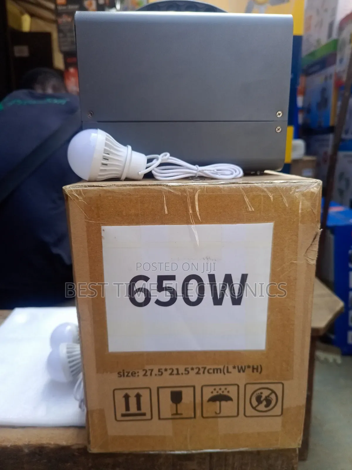 Wolftek 650w Portable Solar Generator Engine