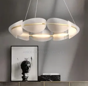 Luxurious Chandelier Light