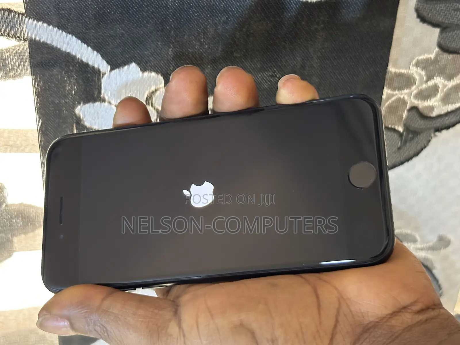 Apple iPhone SE (2022) 64 GB Black