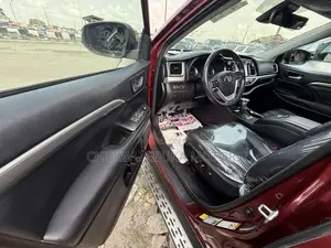 Toyota Highlander Limited 4x4 V6 (3.5L 6cyl 8A) 2018 Red