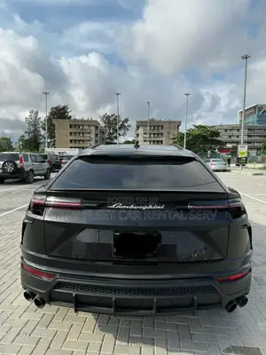 Lamborghini Urus for Rent