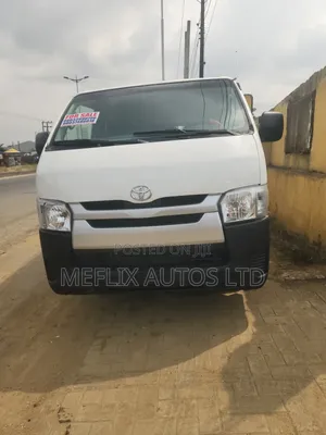 Toyota HiAce 2014 White