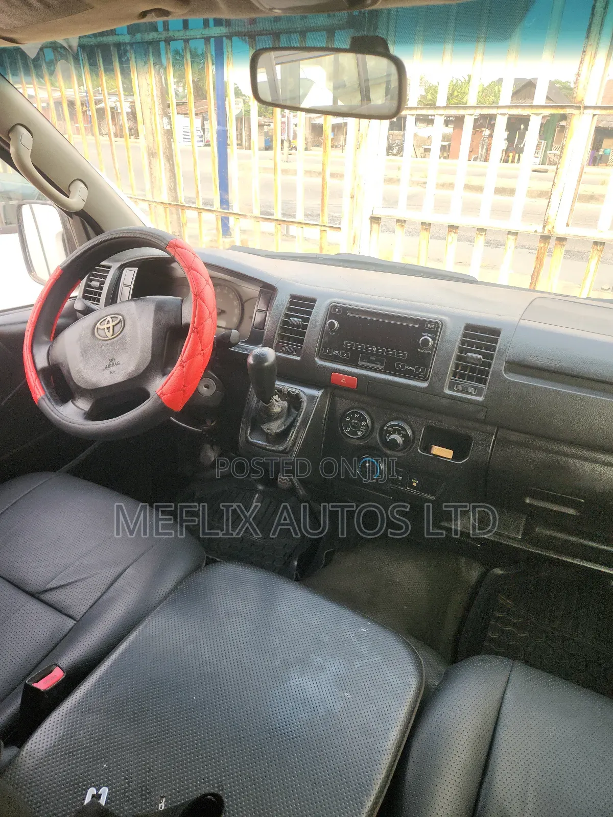 Toyota HiAce 2014 White