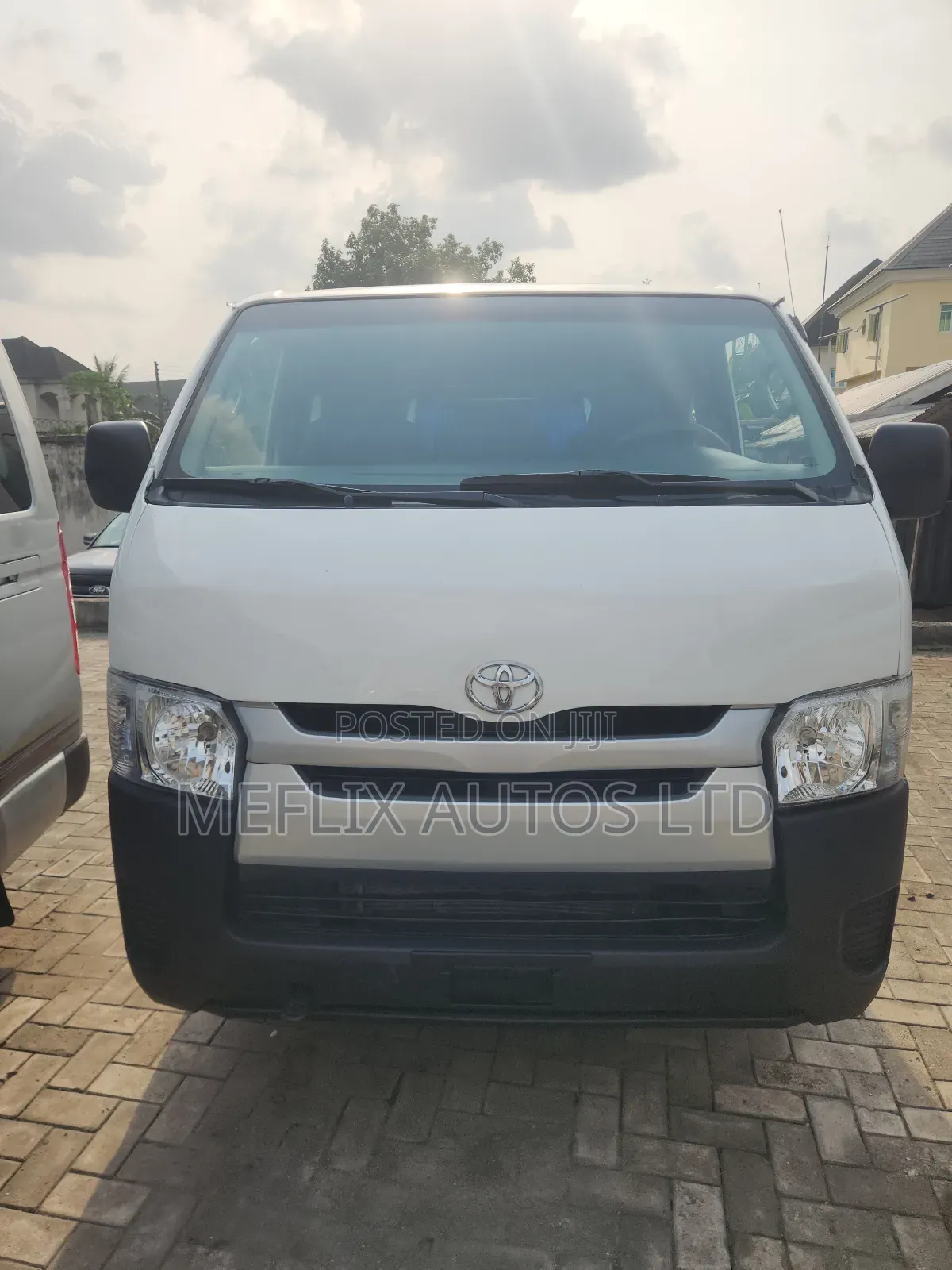 Toyota HiAce 2014 White