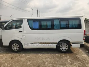 Toyota HiAce 2014 White