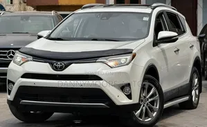 Toyota RAV4 Limited 4dr SUV AWD (2.5L 4cyl 6A) 2018 White