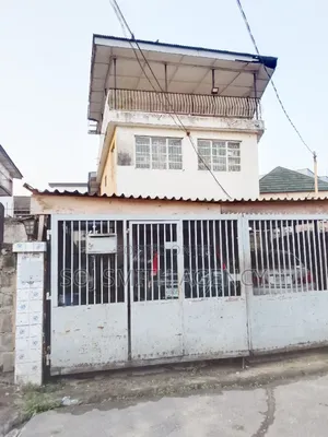 4bdrm Block of Flats in Surulere for sale