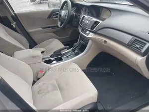 Honda Accord LX 4dr Sedan FWD (2.4L 4cyl 2A) 2013 Gold