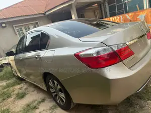 Honda Accord LX 4dr Sedan FWD (2.4L 4cyl 2A) 2013 Gold