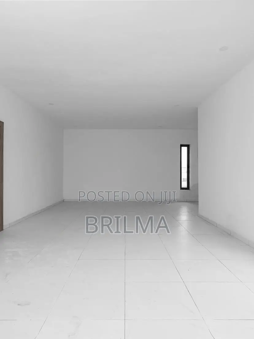 3bedrooms Flat With Bq