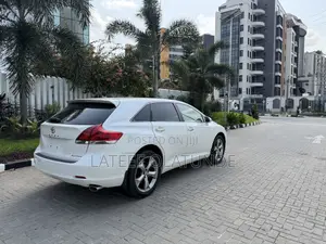 Toyota Venza XLE 4dr Wagon AWD (3.5L 6cyl 6A) 2015 White