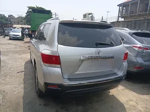 Toyota Highlander Limited 3.5l 4WD 2013 Silver