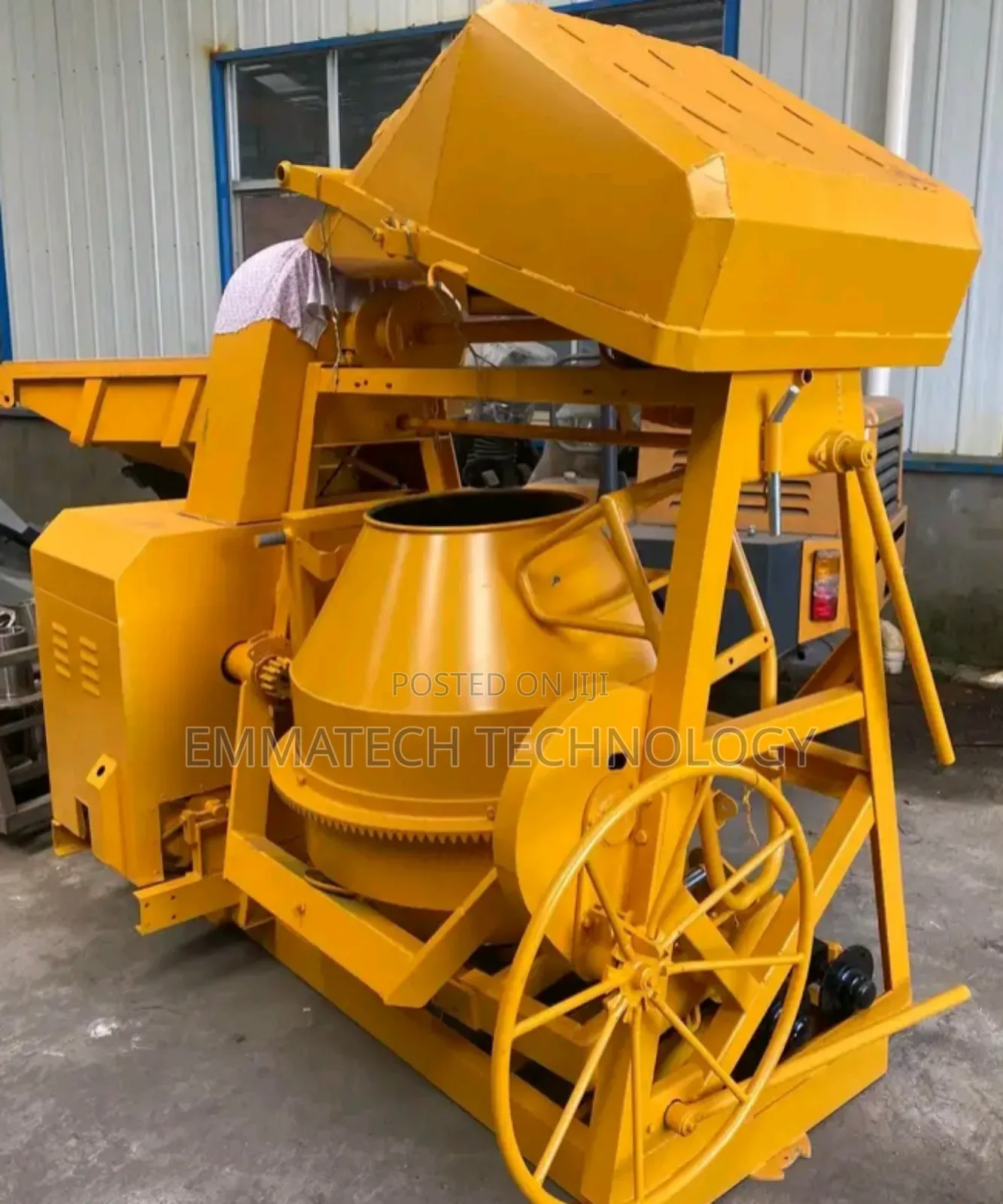 Emtirx Self Loader Concrete Mixer