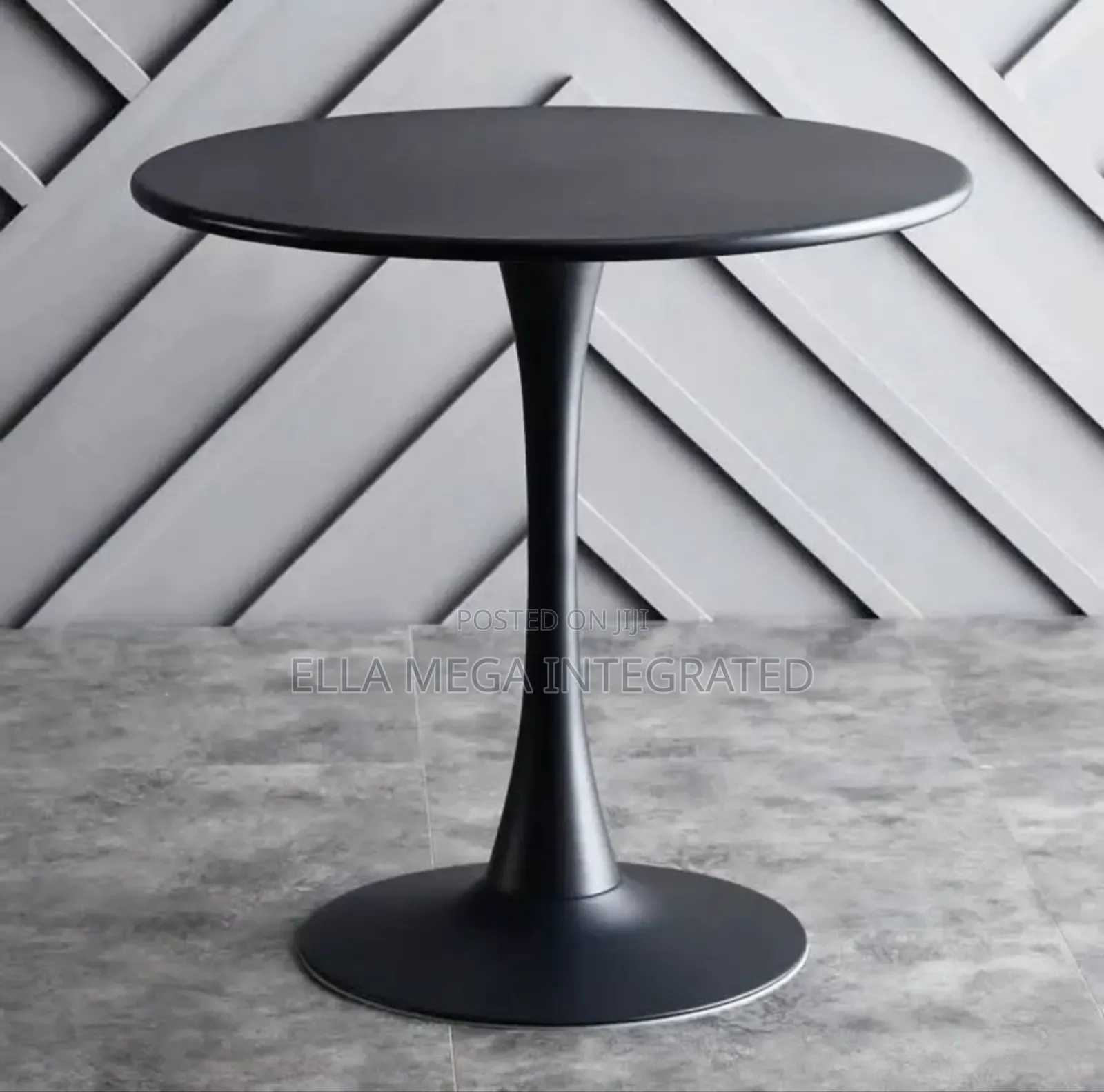 Dunable Acrylic Bar Table