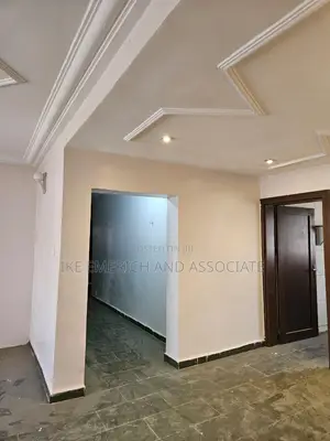 4bdrm Block of Flats in Area 11 for rent