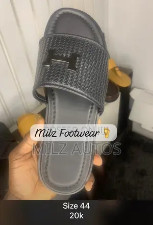 Quality Mature Palm Slippers