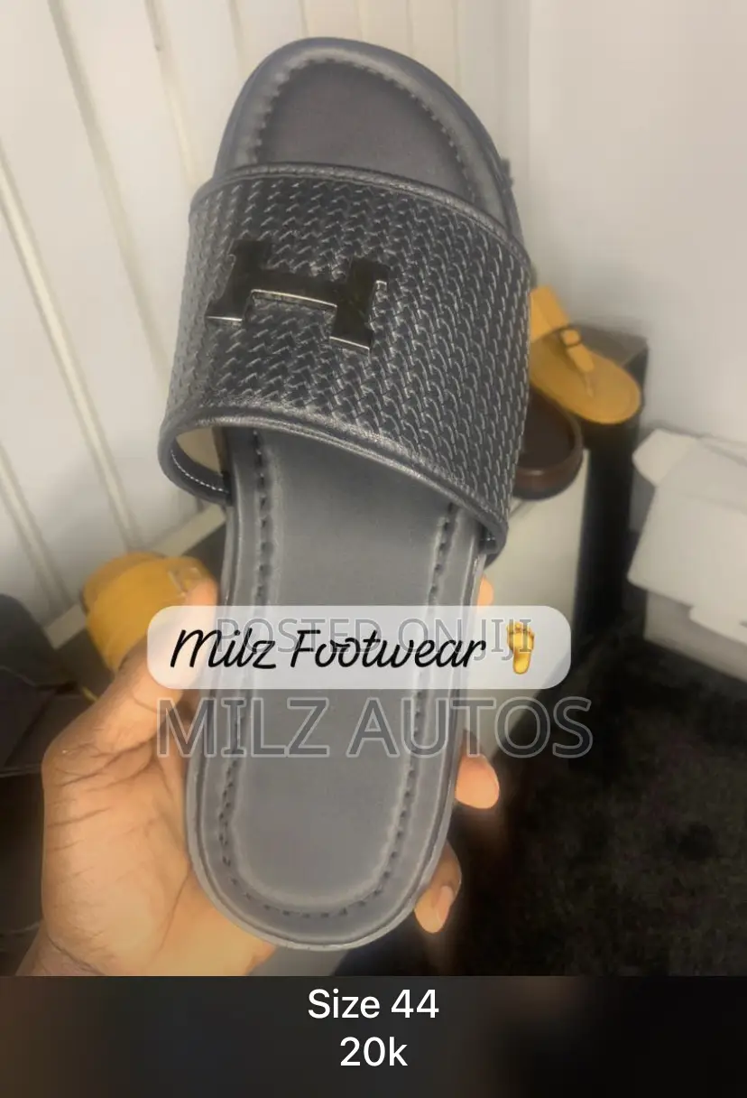 Quality Mature Palm Slippers
