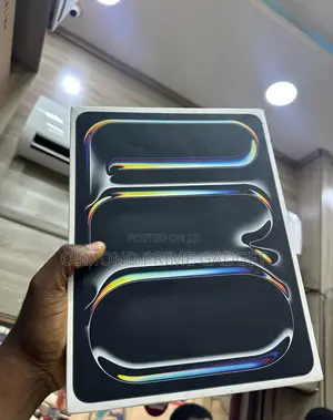 New Apple iPad Pro 13 (2024) 256 GB Black
