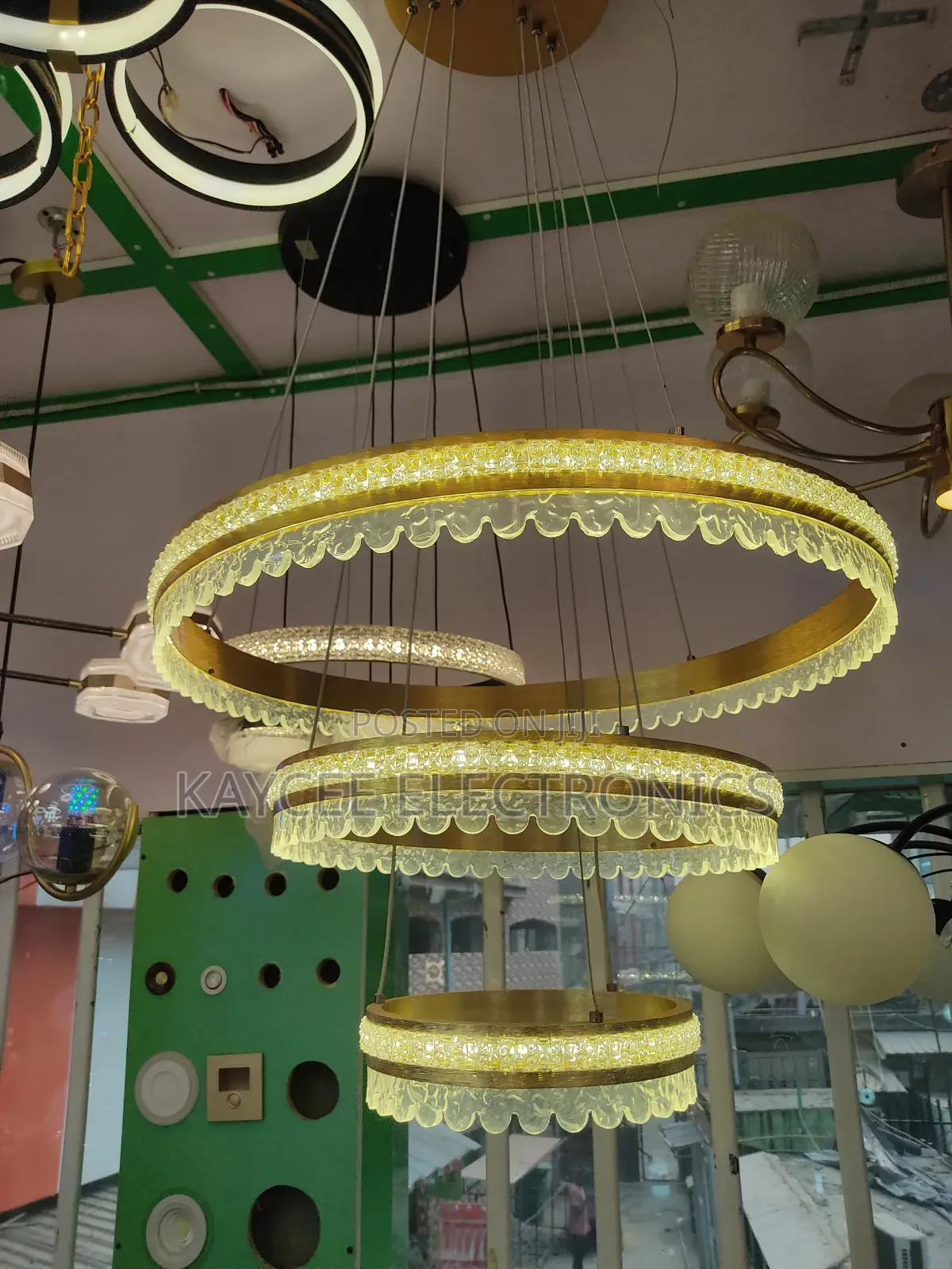 Stylish Chandelier Ceiling Light – Bright Beautiful