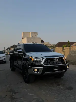 New Toyota Hilux 2025 Black