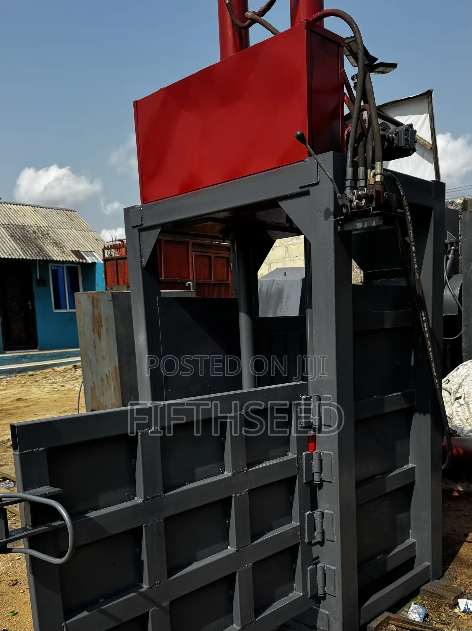 Used 80 Tonnes Baling/Compressing Machine