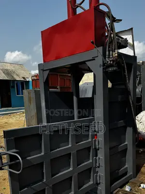 Used 80 Tonnes Baling/Compressing Machine
