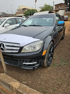 Mercedes-Benz C300 Luxury Sedan RWD (3.0L 6cyl 7A) 2010 Black