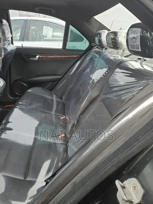 Mercedes-Benz C300 Luxury Sedan RWD (3.0L 6cyl 7A) 2010 Black