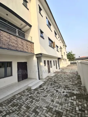 4bdrm House in Magodo Phase 2 for sale