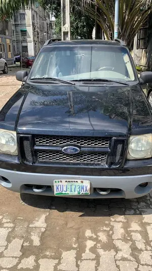 Ford Sport Trac 2005 Black