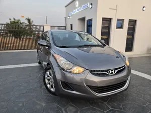 Hyundai Elantra GLS Sedan FWD (1.8L 4cyl 6A) 2013 Gray