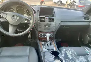 Mercedes-Benz C300 2011 Gray