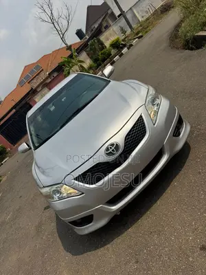 Toyota Camry SE 4dr Sedan (2.5L 4cyl 6AM) 2010 Silver