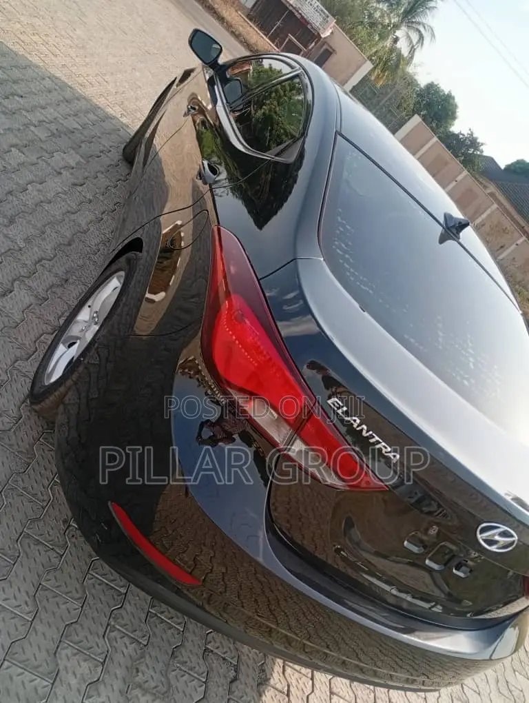 Hyundai Elantra 2014 Black