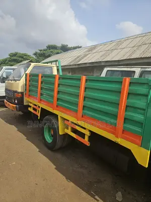 Toyota Dyna 6 Tyres Normal Hand Tokunbo Standard 2rz 2.4