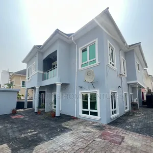 5bdrm Duplex in Chevron for sale