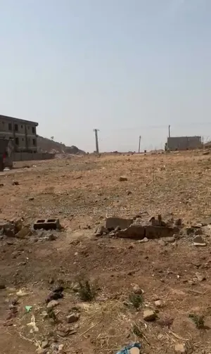 Land for Sale : Size 5000sqm Purpose:- Residential Title:-R of O